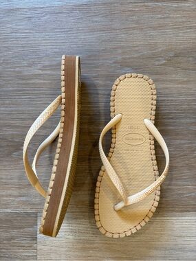 Havaianas Women’s Tan and Brown Woven-Edge Flip Flops